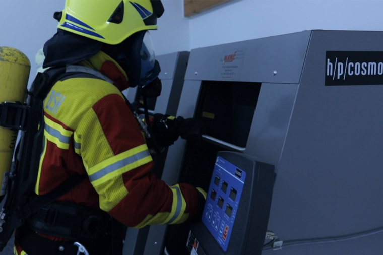 firefighter assessment on the ladder ergometer