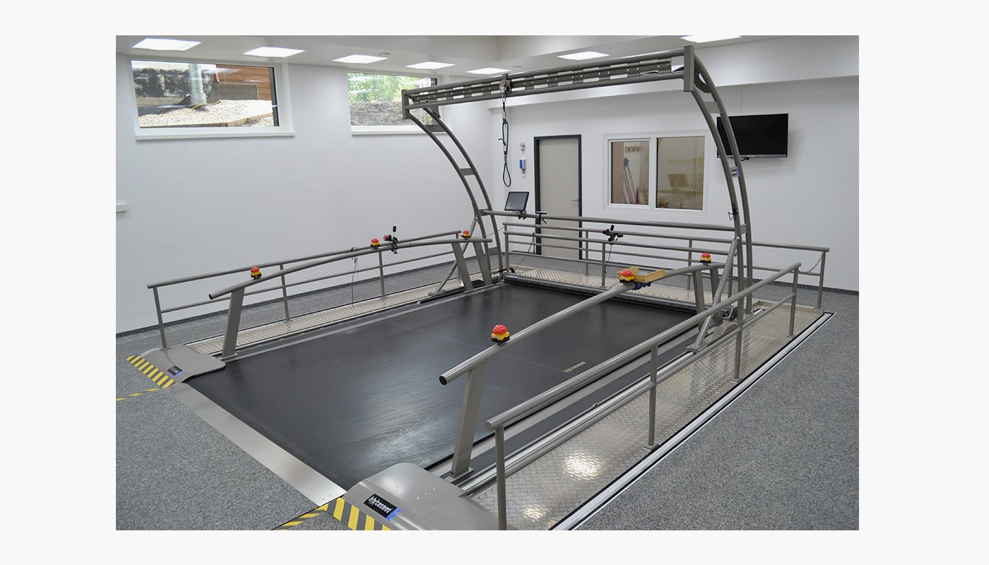 h/p/cosmos oversize treadmill saturn for cross country skiing, skating, peformance diagnostics & motion analysis